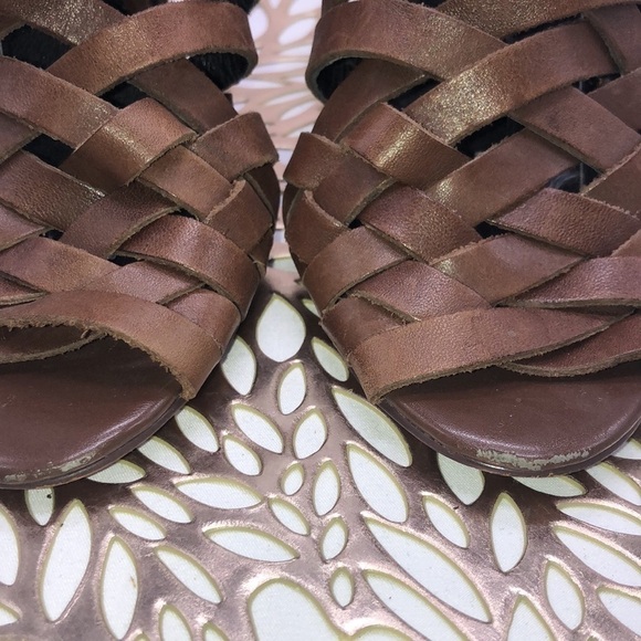 Trouve’ Brown Leather Uppers Stacked Heels Peep Toe Booties Size 6 - Picture 3 of 10